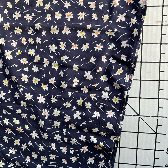 MADEWELL - MIDI DRESS
*NEVER WORN*
Short sleeve, v-neck, navy floral midi dress - Picture 8 of 10